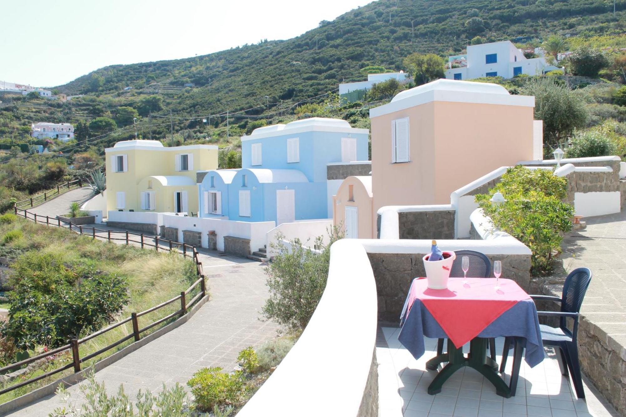 Hotel Villaggio Dei Pescatori Ponza Bagian luar foto