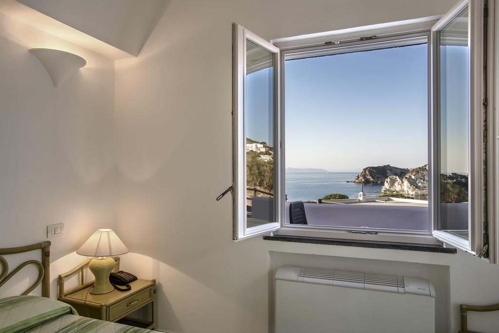 Hotel Villaggio Dei Pescatori Ponza Bagian luar foto