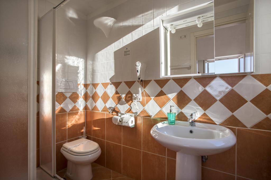 Hotel Villaggio Dei Pescatori Ponza Bagian luar foto