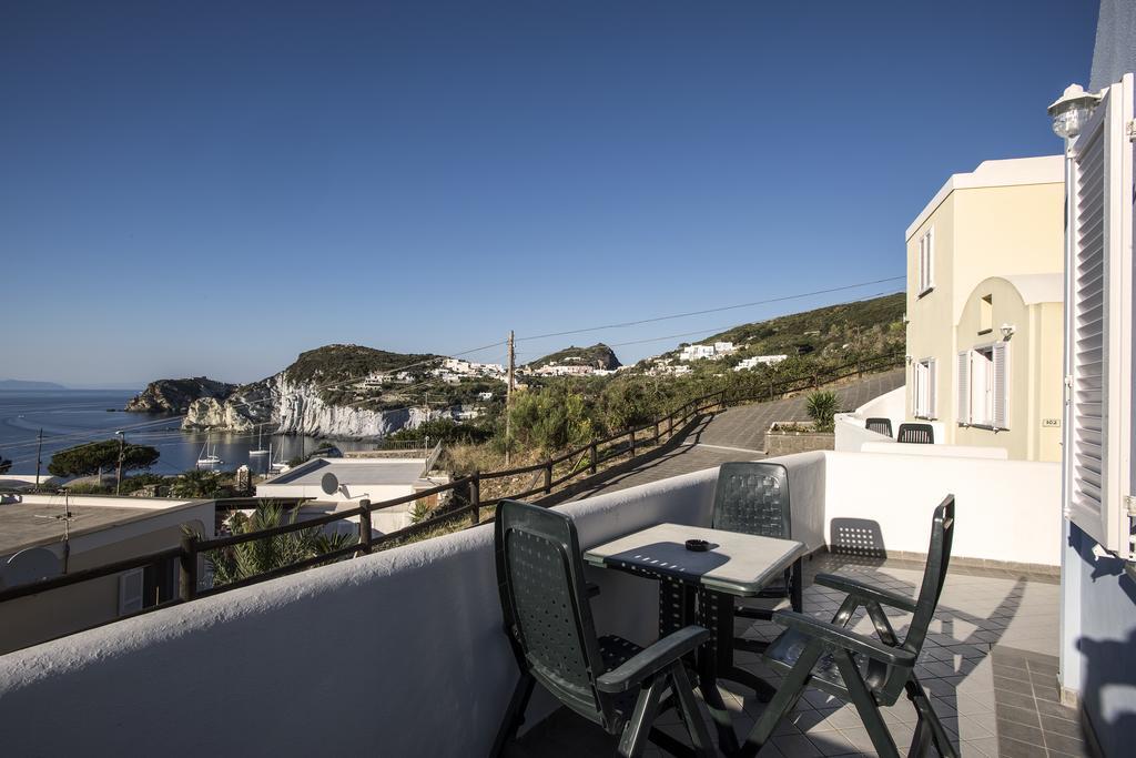 Hotel Villaggio Dei Pescatori Ponza Bagian luar foto