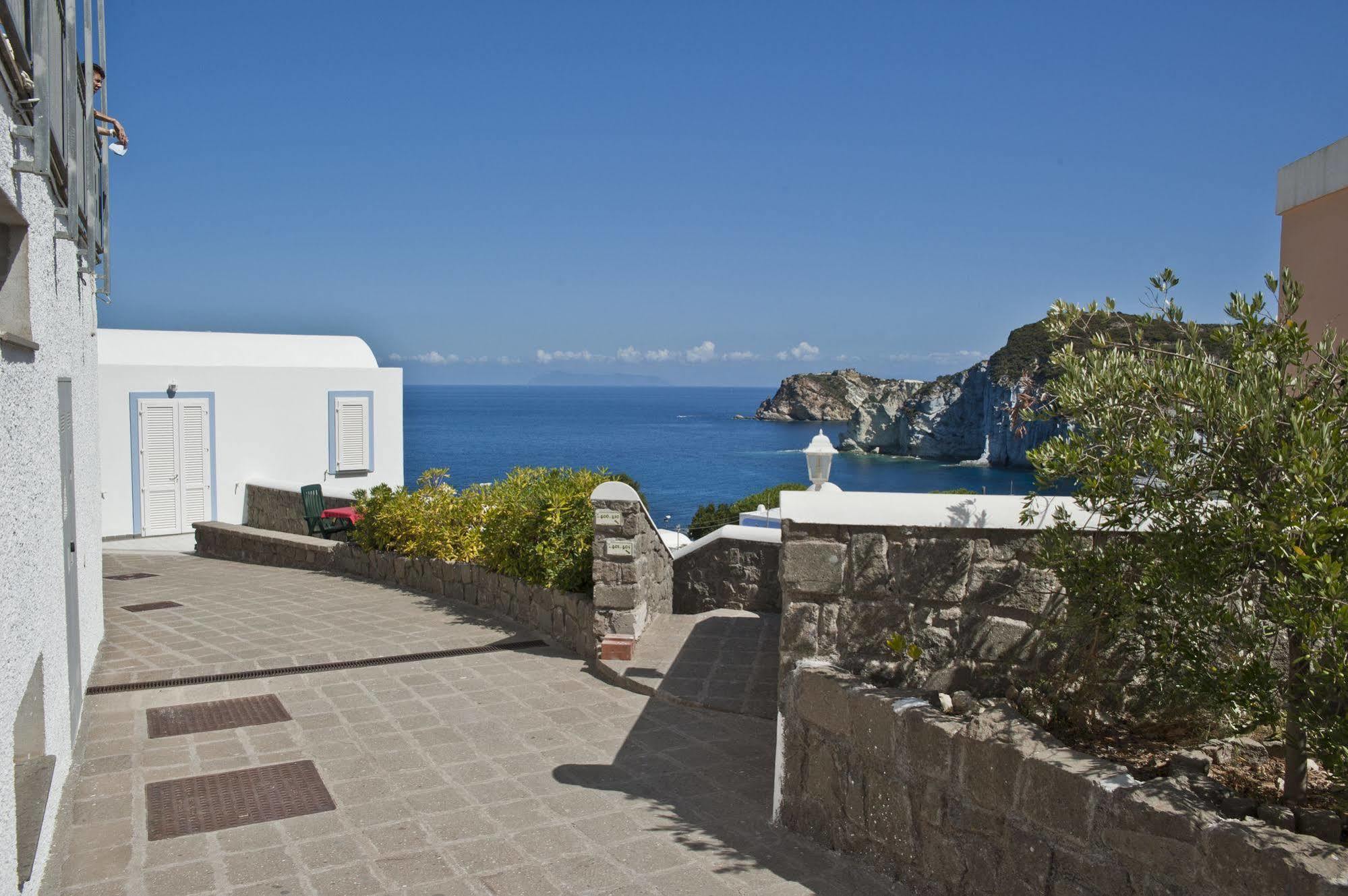 Hotel Villaggio Dei Pescatori Ponza Bagian luar foto