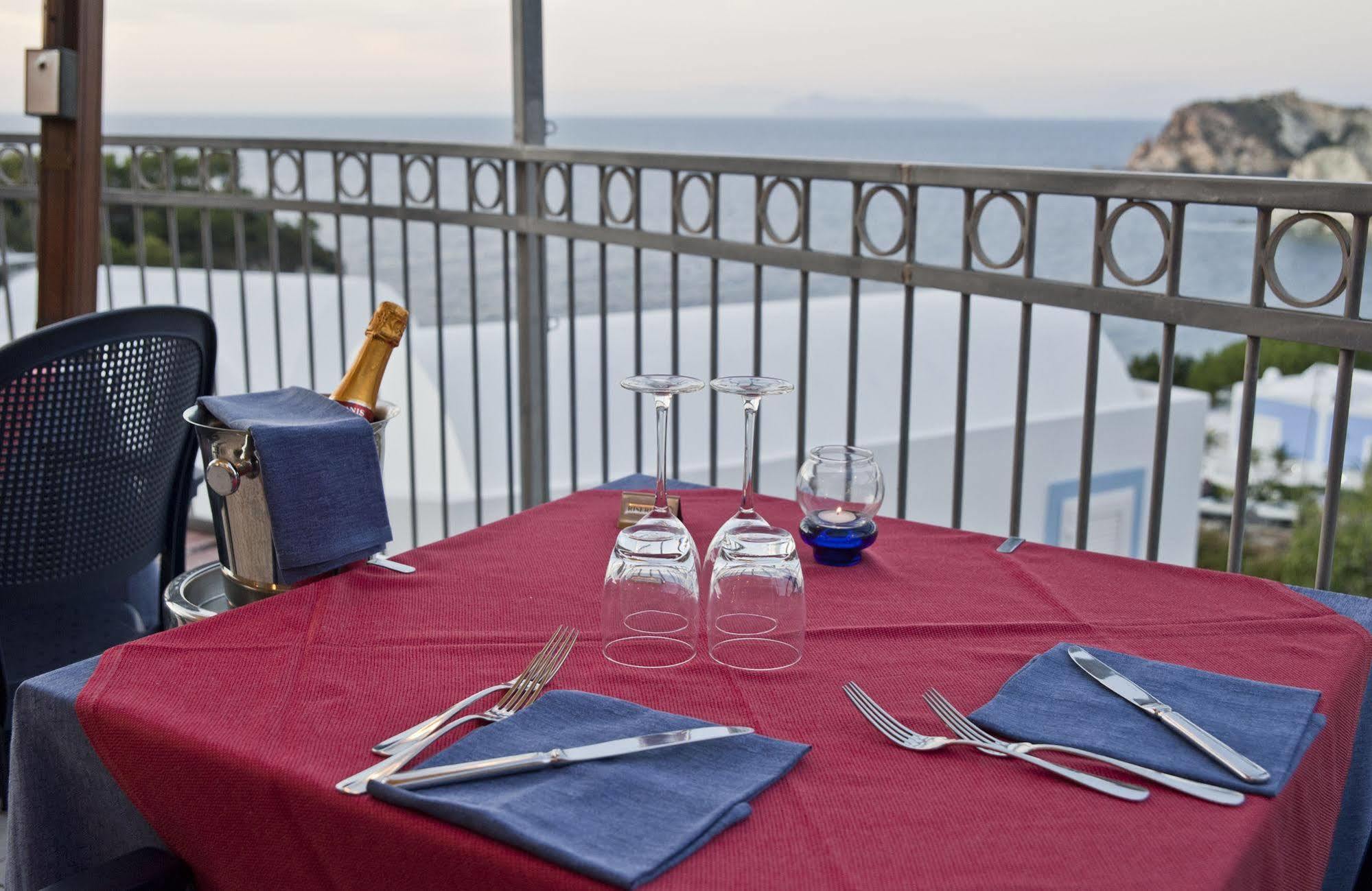 Hotel Villaggio Dei Pescatori Ponza Bagian luar foto