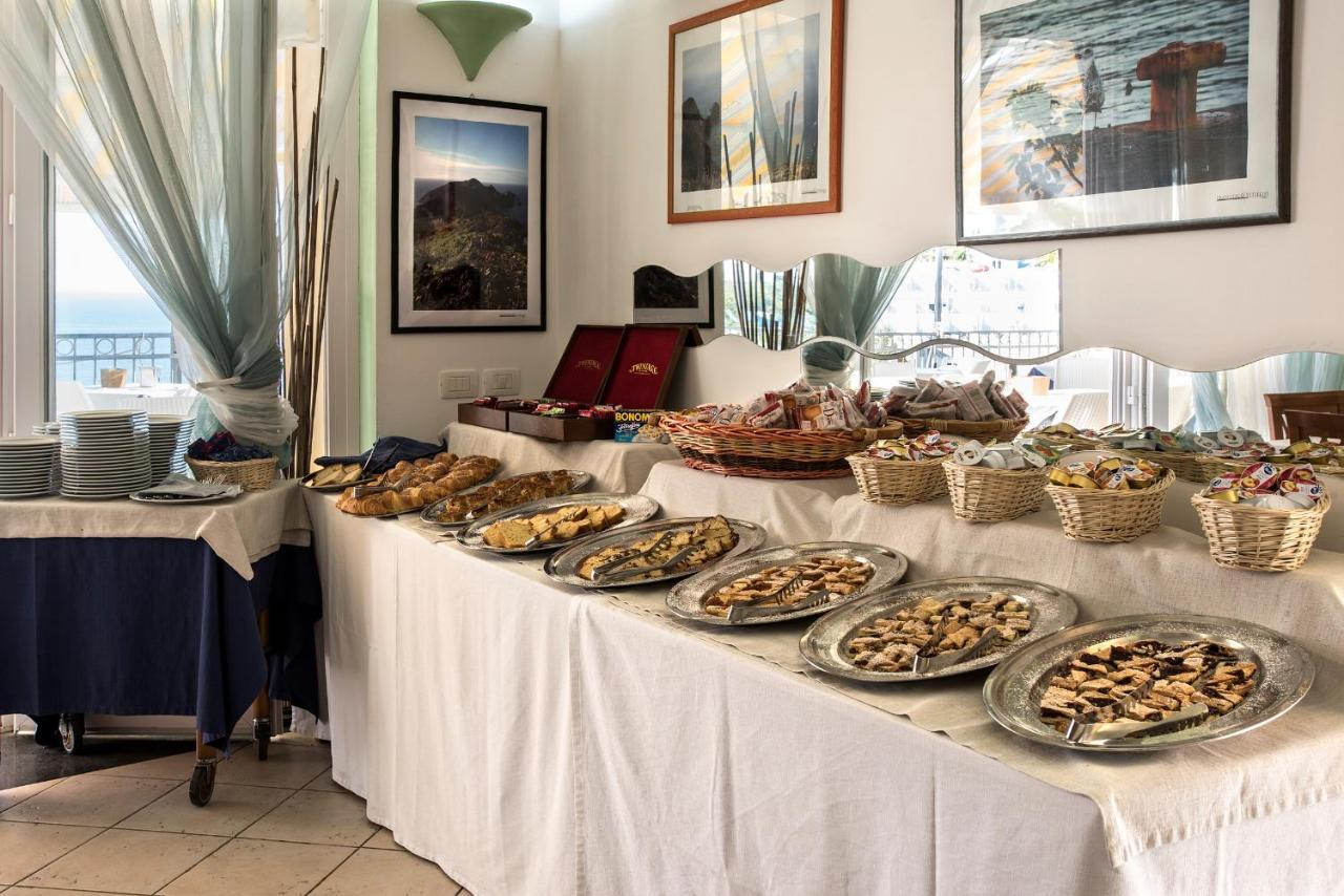 Hotel Villaggio Dei Pescatori Ponza Bagian luar foto